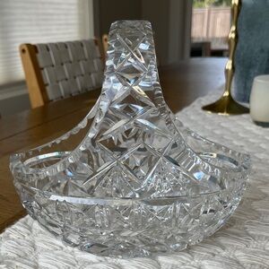 EUC Vntage cut lead crystal basket